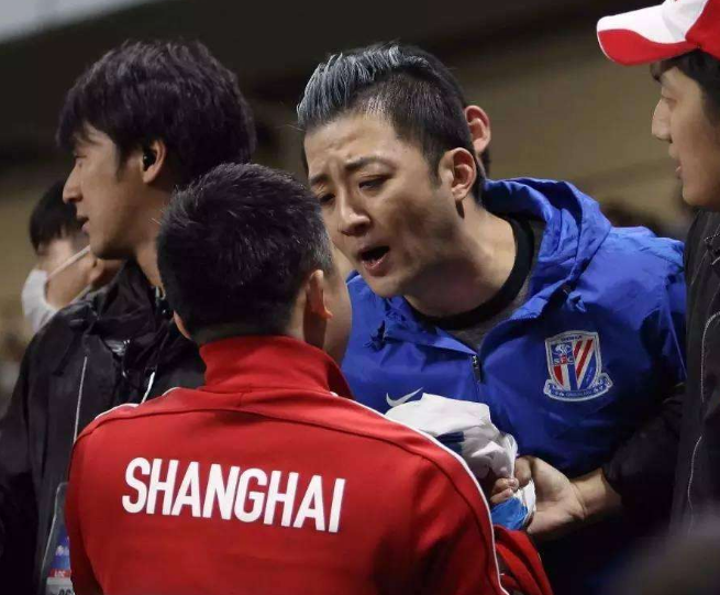 爱游戏-鲁能挑战上港，实力悬殊主场球迷全队士气高昂的简单介绍